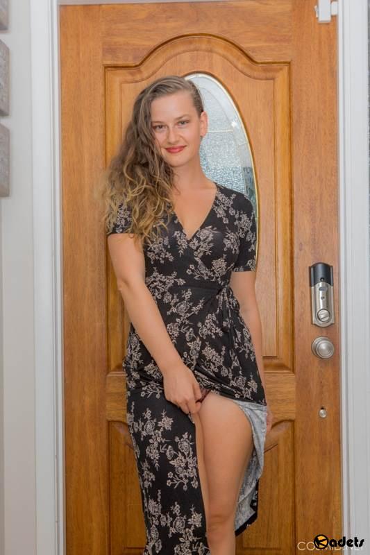 Lillie Varga - Lillie Takes Off Her Dress 192 pics 3000px Dec 13, 2018